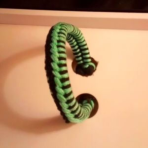 Paracord Bracelet (Modified Half-hitch)